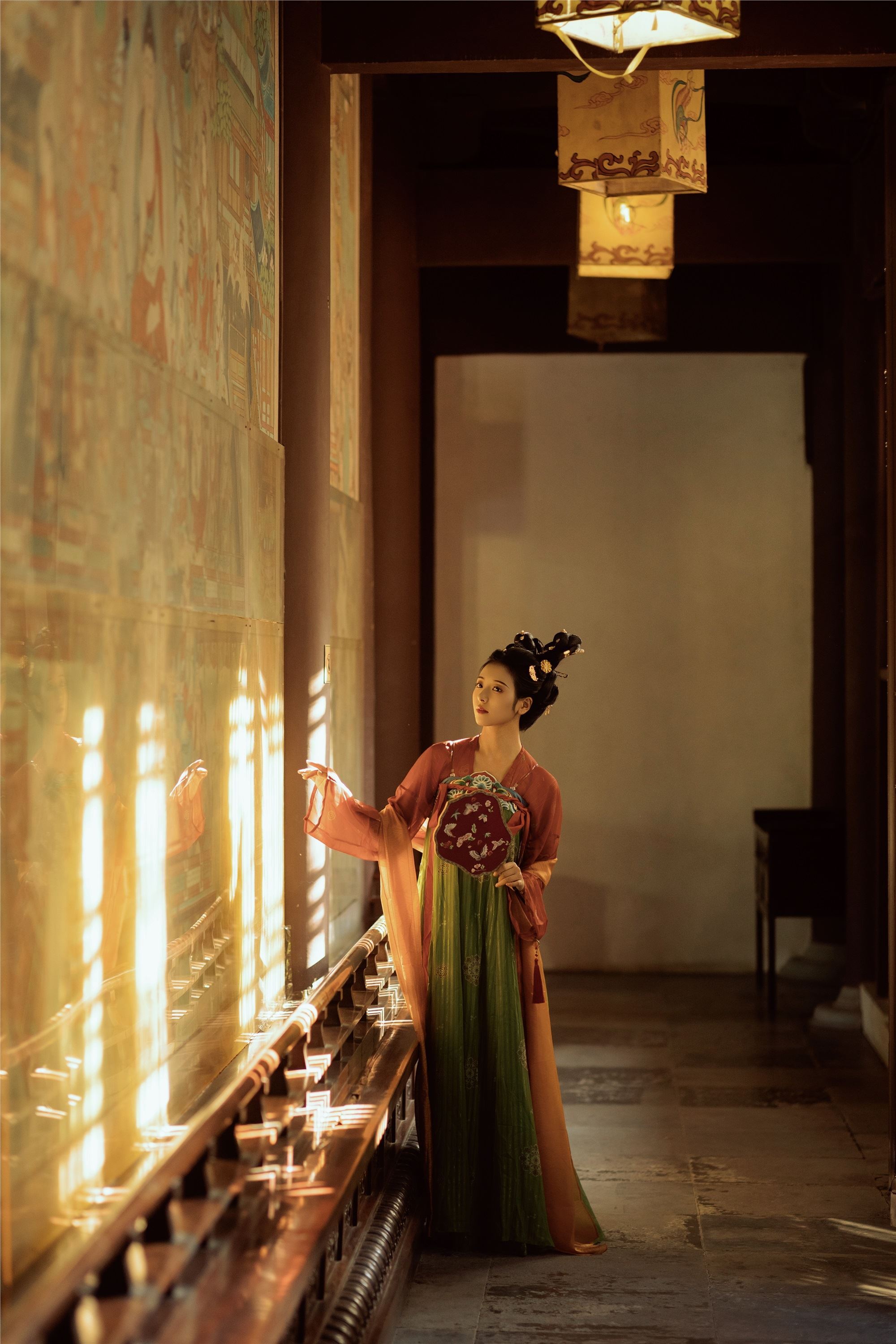 YITUYU艺图语 2025.01.14 悭晚秋 墨律